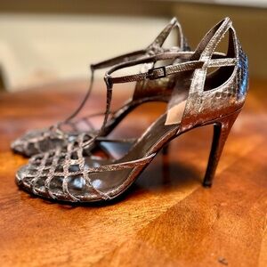 Roberto Cavalli Metallic golden woman’s heels.